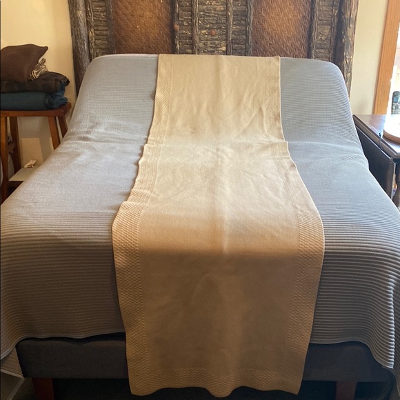 AndrewMorganCollection bed runner